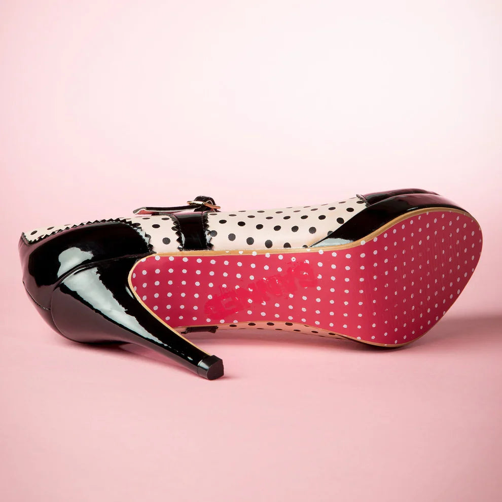 👠 Vintage Polka Dot Mary Jane Heels